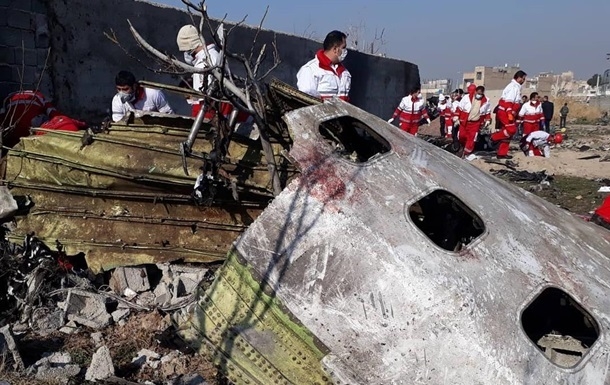 Опубликовано новое видео падения самолета МАУ в Иране