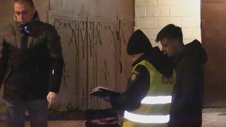 Полиция ищет убийцу одессита, которого зарезали раскладным ножом в Киеве