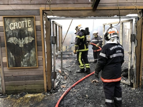 Пожар во французском зоопарке: погибли около 60 животных