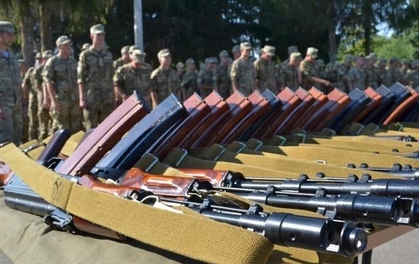 В Украине выпускников школ призовут в армию позже