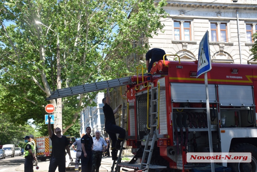 В Николаеве прошли учения: «горел» дворец культуры полиции. ФОТОРЕПОРТАЖ