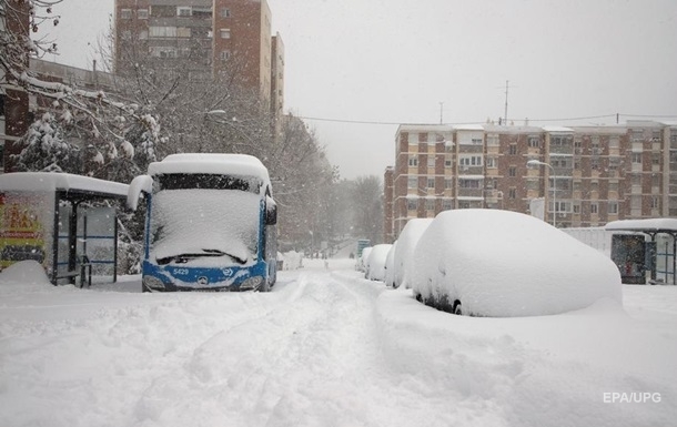 В Испании из-за снежной бури гибнут люди