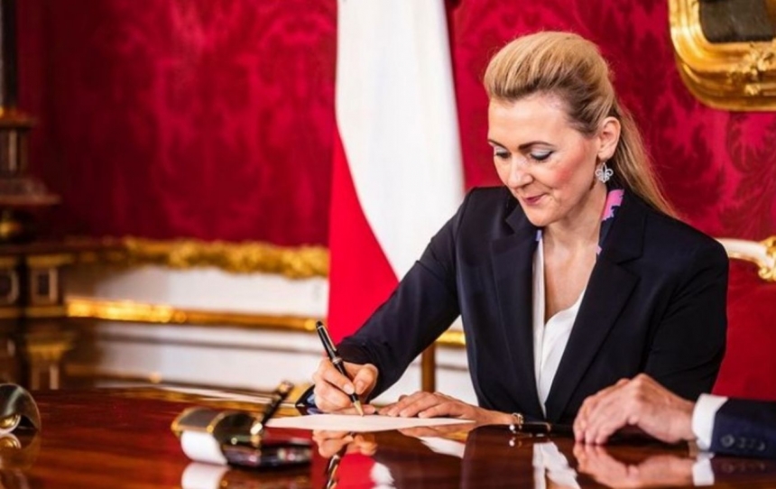 Министра труда Австрии обвинили в плагиате при написании диссертации