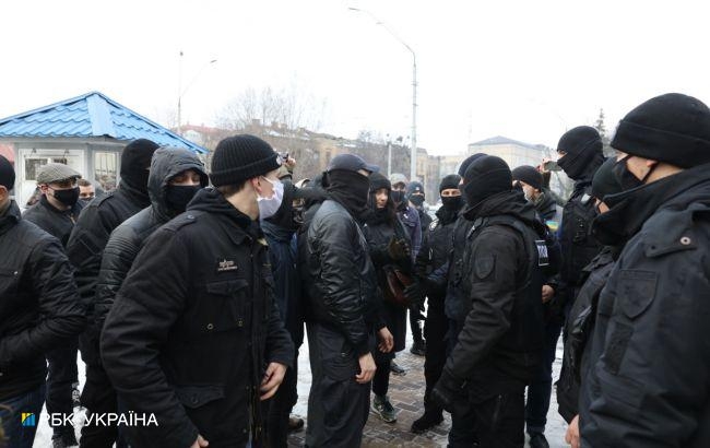 В Киеве на акции за Навального произошли стычки