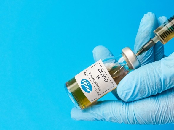 Украина заключила контракт с Pfizer на еще 10 млн доз вакцины против COVID-19