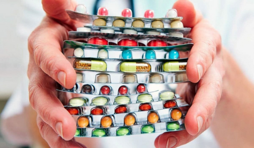 Названы размеры штрафов, которые хотят ввести за продажу лекарств детям