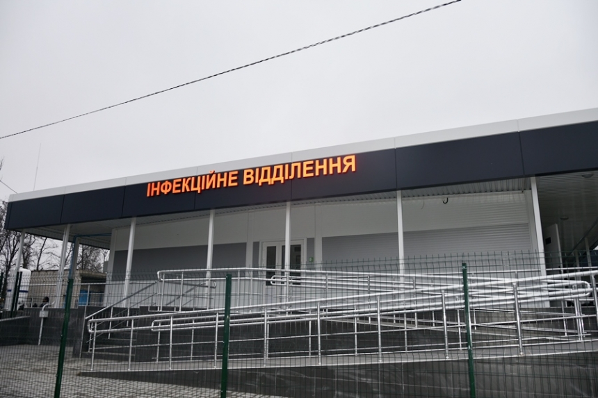 «Антиковидный госпиталь», построенный НГЗ, принял уже более тысячи пациентов (фото)