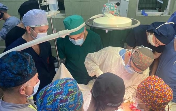 Во Львовской области врачи два часа оперировали пациента, проглотившего ручку