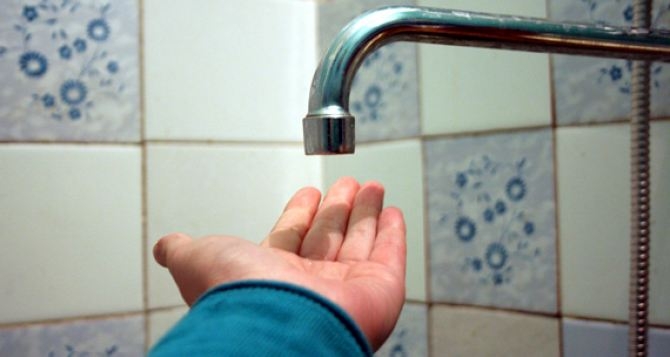 В Николаеве от подачи воды отключили дом: жильцы не платили за услуги