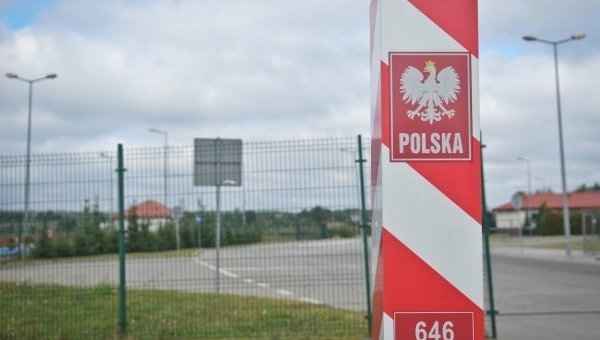 Замглавы МВД Польши заявил, что в стране ждут миллион беженцев из Украины