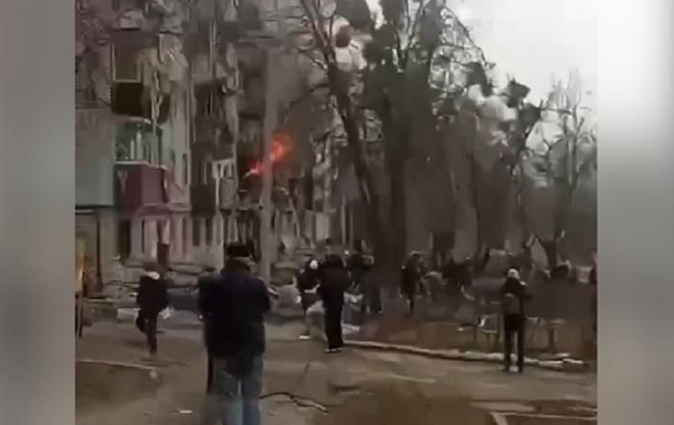 В Харькове оккупанты сбросили бомбу на завод транспортного оборудования (видео)
