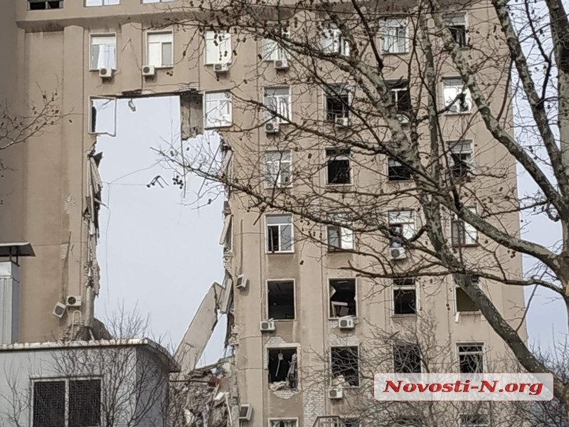 Количество погибших под завалами здания Николаевской ОГА увеличилось до 28