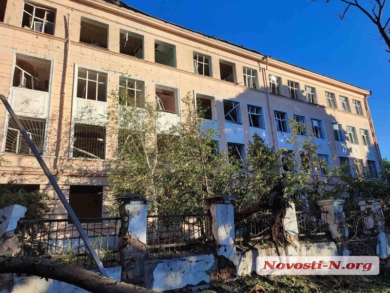 «Знести та відбудувати заново»: Сєнкевич розповів, що робитимуть із зруйнованими у Миколаєві школами