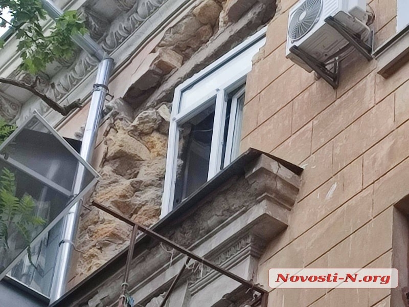 В Николаеве обломки ракеты попали в жилой дом – погибла женщина