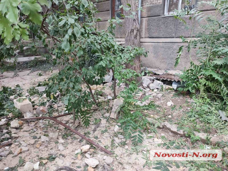 У Миколаєві уламки ракети потрапили в житловий будинок – загинула жінка