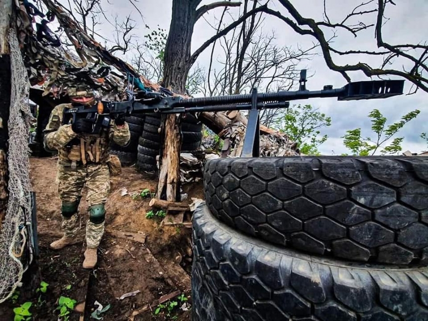 Враг продолжает перегруппировку, пытаясь усилить свои войска на юге Украины, - Генштаб
