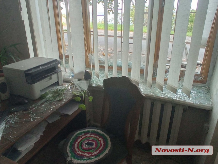 В Николаеве закончили разбор завалов на лодочной станции, подвергшейся обстрелу (фото, видео)