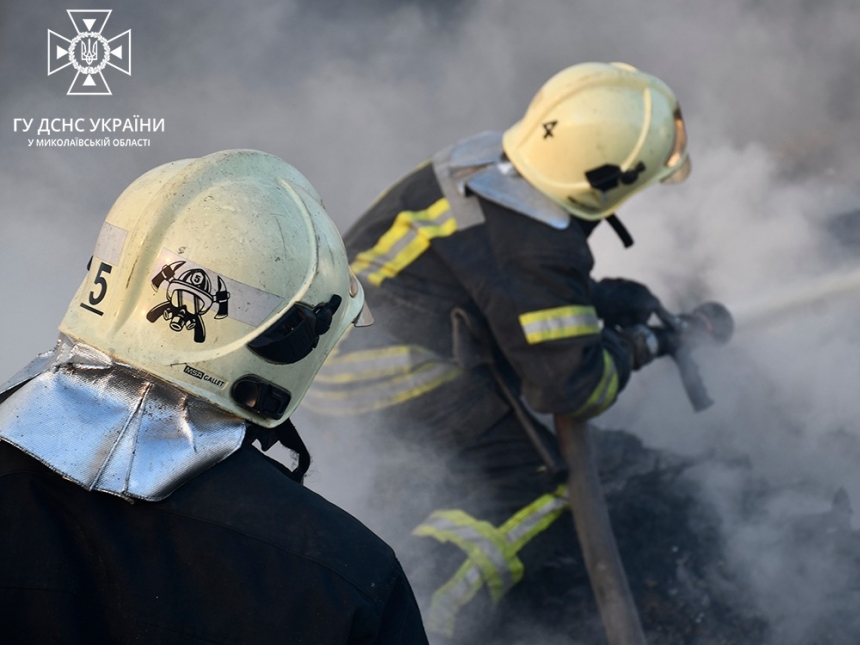 В Южноукраинске перед Новым годом пожарные тушили баню