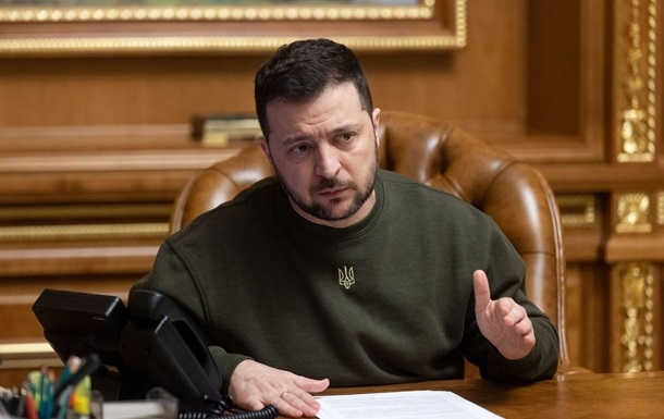 Зеленский попросил граждан Украины обращать внимание на воздушную тревогу в праздники