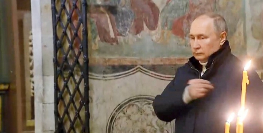 Путин встретил Рождество в стенах Кремля впервые за 23 года: СМИ назвали причину (видео)
