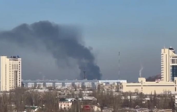 В Донецке горит металлопрокатный завод,- соцсети
