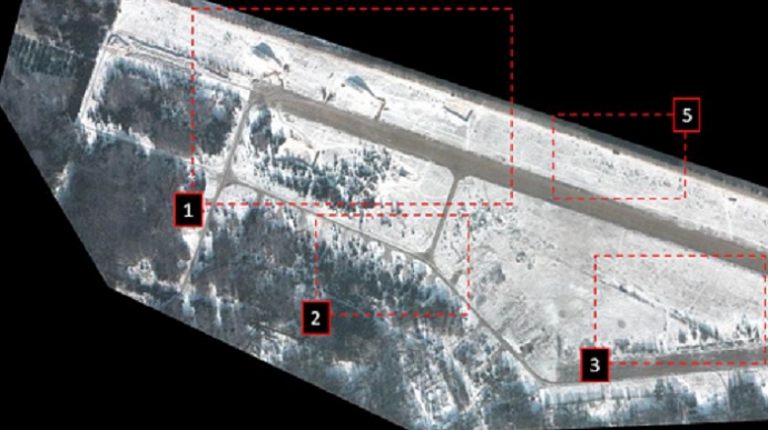 РФ продолжает расстраивать базы: спутниковые фото белорусского аэродрома "Зябровка"