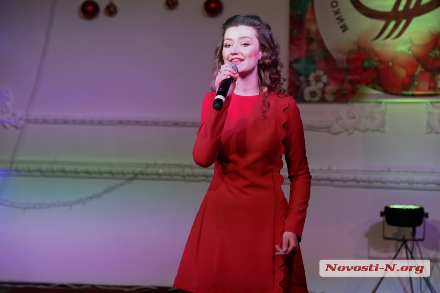 Артисты Николаевской областной филармонии подарили детям праздничную сказку (фото)