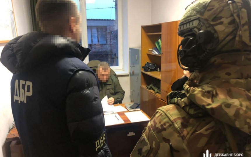 На Львовщине начальник военкомата с главой ВЛК торговали справками о непригодности к службе 