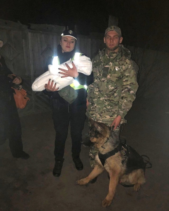 Под Киевом пес разыскал младенца, которого пьющий отец вынес из дома