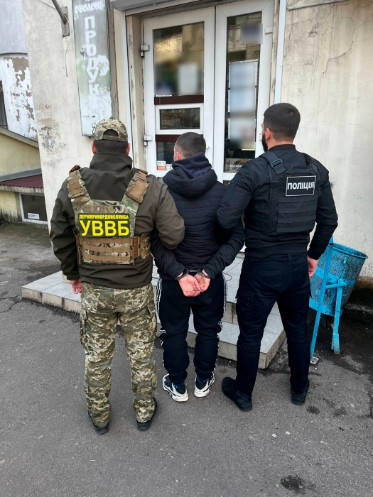 На Одещині затримали наркодилера, який продавав військовим психотропні речовини (відео)