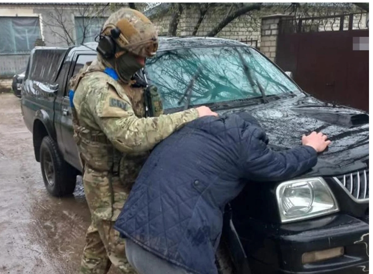 СБУ задержала жителя Херсона, который помогал РФ перебрасывать воинские эшелоны в Украину