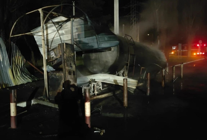 В Харькове горела АЗС: полиция считает инцидент диверсией