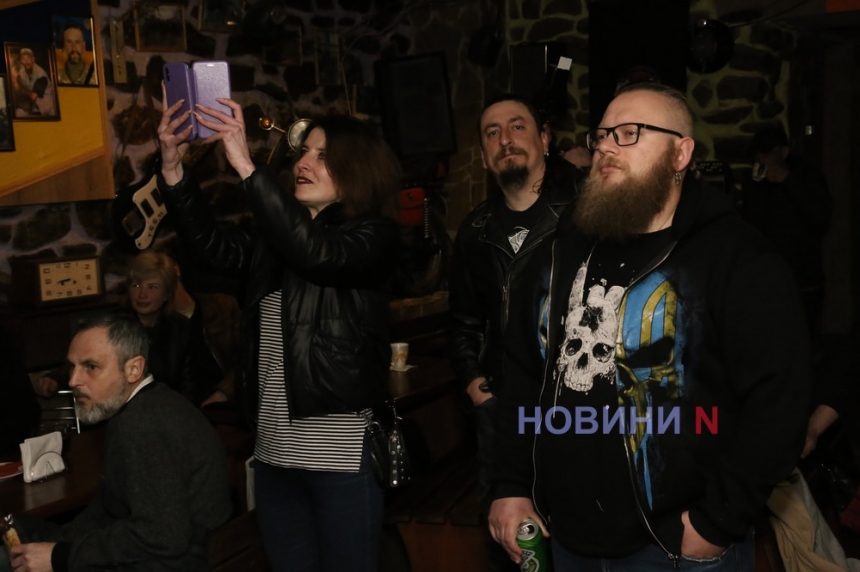 З важким роком до перемоги України: у Миколаєві пройшов концерт гурту С4 (фоторепортаж)