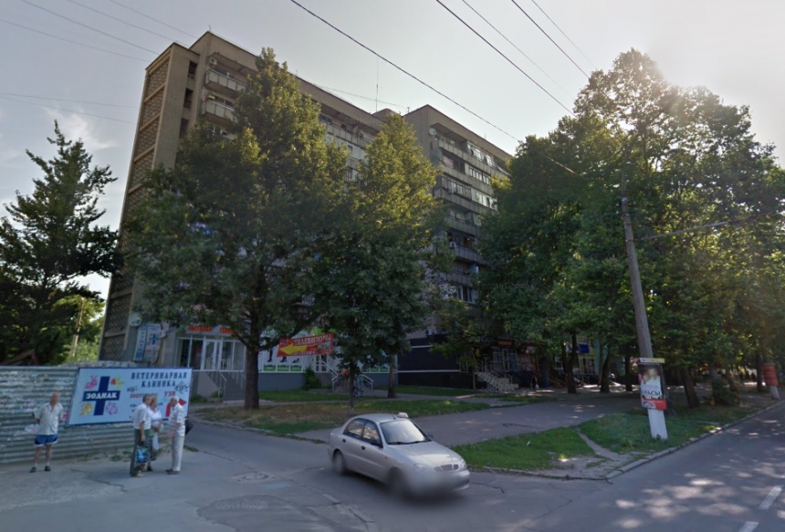 В Николаеве жители многоэтажки остались без воды: не могут найти владельца квартиры с текущей трубой