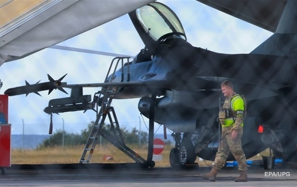 Нідерланди хочуть передати Україні винищувачі F-16
