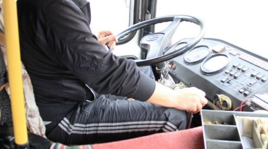 В Украине Кабмин запретил музыку в маршрутках и такси, а также фильмы в автобусах