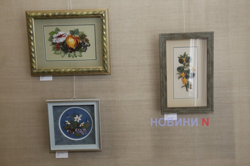 «З Україною в серці»: в Николаевском музее открылась выставка Татьяны Веремеенко (фоторепортаж)