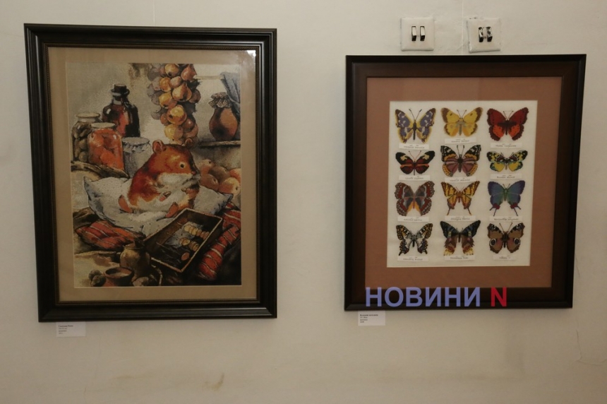 «З Україною в серці»: в Николаевском музее открылась выставка Татьяны Веремеенко (фоторепортаж)