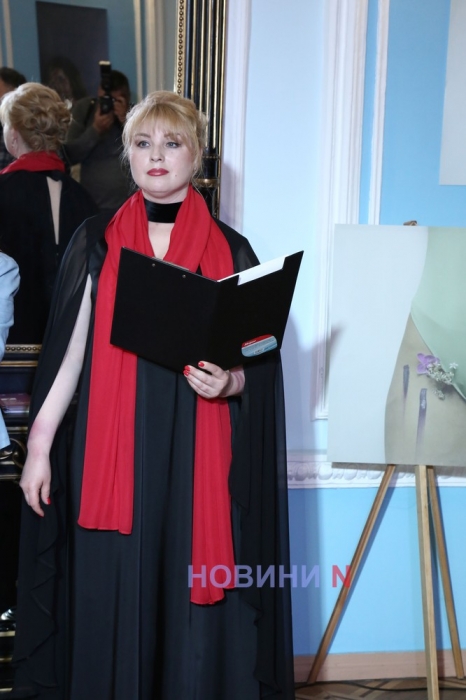 «Не мовчи!»: у миколаївському театрі відкрилася фотовиставка проти домашнього насильства (фото)