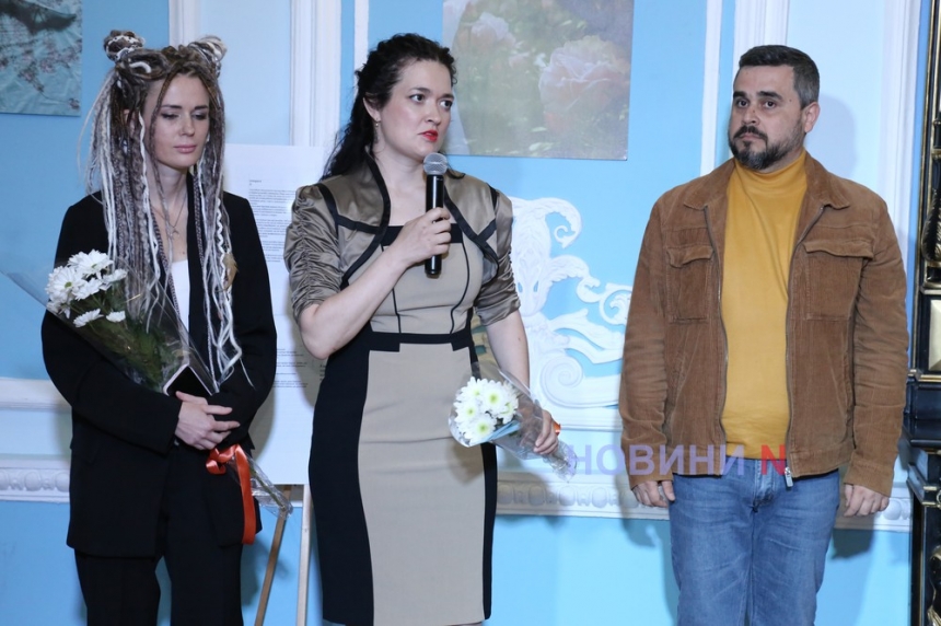 «Не молчи!»: в николаевском театре открылась фотовыставка против домашнего насилия (фото)