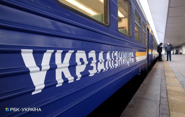 В Украине задерживаются 13 поездов: список
