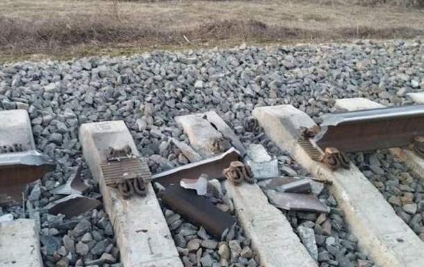 В Луганской области партизаны взрывают железнодорожные пути
