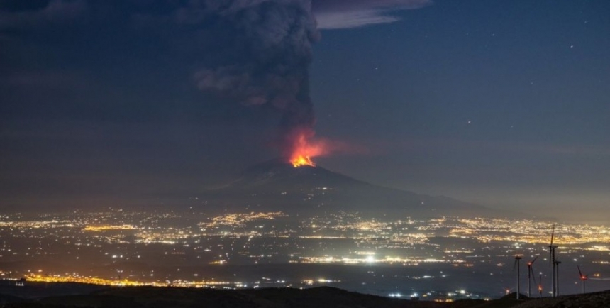 В Италии пробудился самый активный вулкан Европы