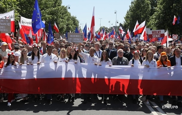 В Варшаве проходит масштабный митинг польской оппозиции
