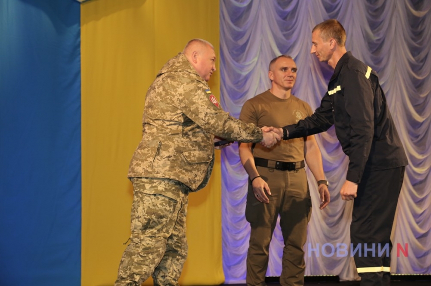 Герои среди нас: в День защитников и защитниц вручили награду «За оборону Николаева» (фото, видео)