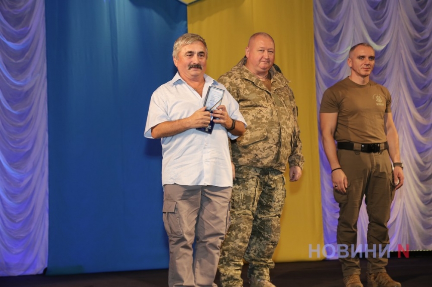 Герои среди нас: в День защитников и защитниц вручили награду «За оборону Николаева» (фото, видео)