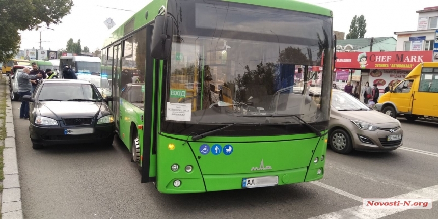 На автобусный маршрут № 1 в Николаеве назначили временного перевозчика
