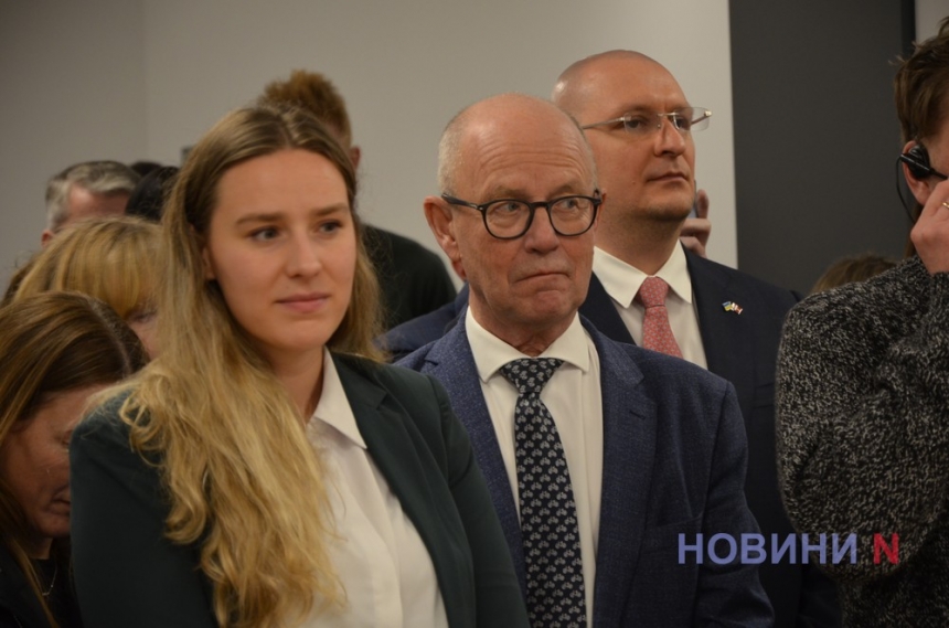 Кулеба привітав датського міністра у Миколаєві, але «на території Данії» (фото)