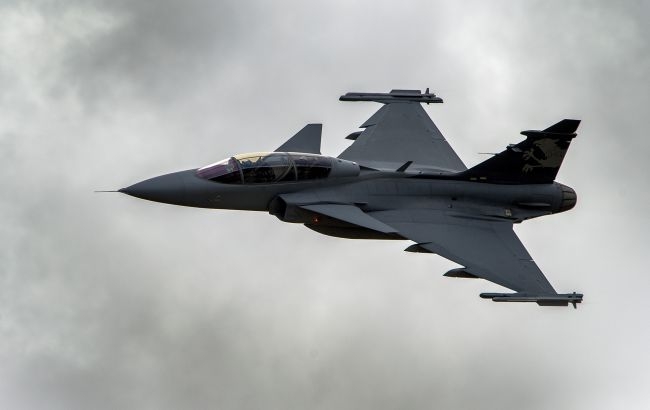 В парламенте Швеции хотят немедленного решения о поставке Украине самолетов Gripen
