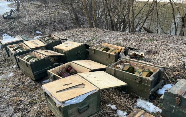 В Сумской области нашли схрон с боеприпасами для ДРГ россиян. Теперь их передадут ВСУ